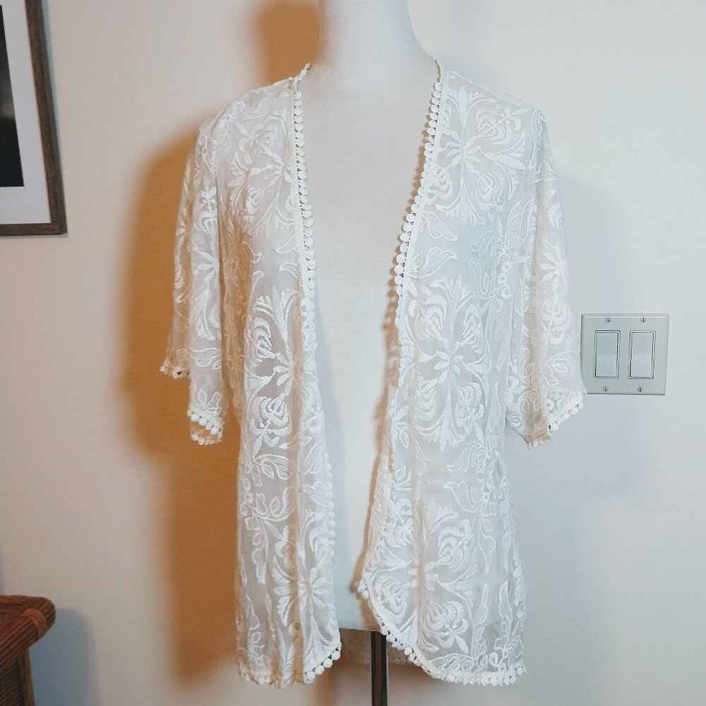 CHELSEA & VIOLET SIZE S EMBROIDERED LACE CARDIGAN COVER UP